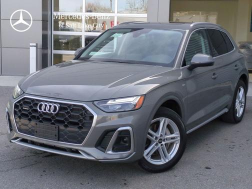 Chronos Gray Metallic 2023 Audi Q5 e 55 S line Premium Plus