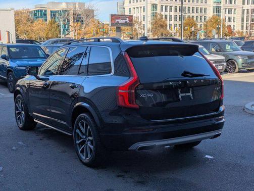 2017 Volvo XC90 T6 Momentum