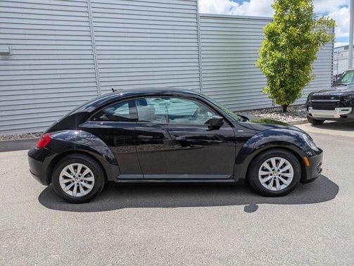 2016 Volkswagen Beetle 1.8T Wolfsburg Edition w/PZEV