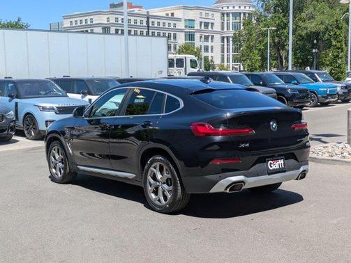 2024 BMW X4 xDrive30i
