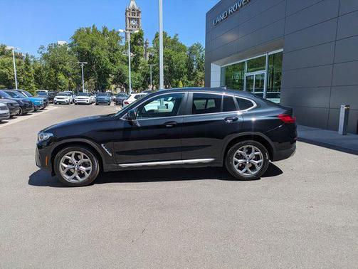 2024 BMW X4 xDrive30i