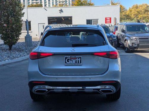 2026 Mercedes-Benz GLC 300 4MATIC