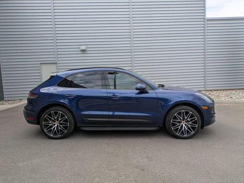 2023 Porsche Macan AWD
