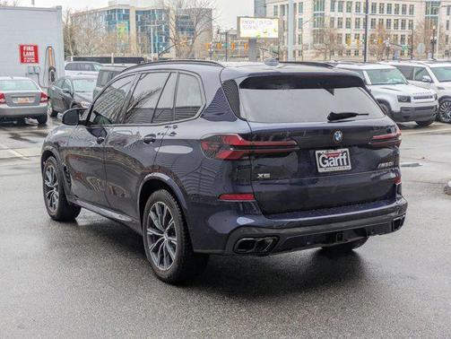 2025 BMW X5 M60i