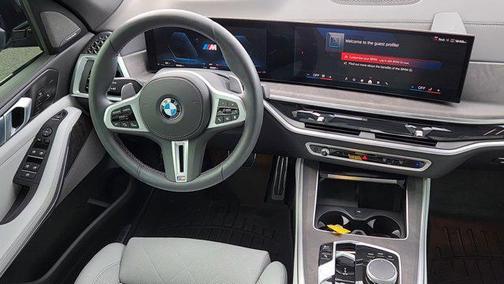 2025 BMW X5 M60i