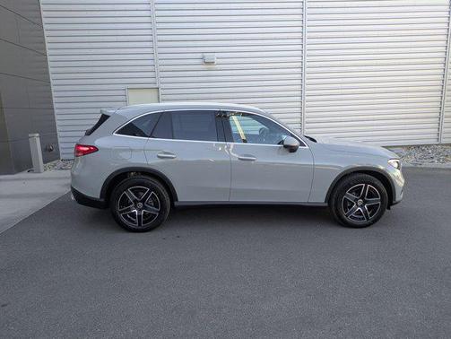 2026 Mercedes-Benz GLC 300 4MATIC