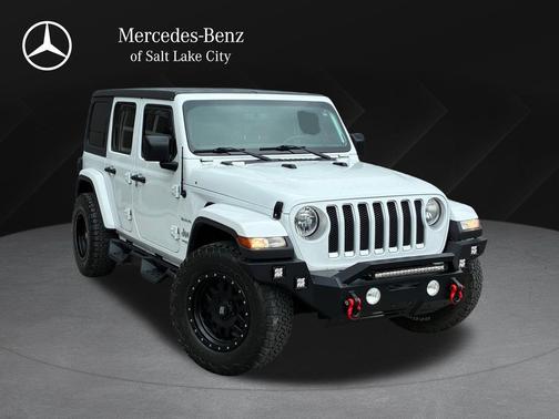 Bright White Clearcoat 2018 Jeep Wrangler Unlimited Sahara