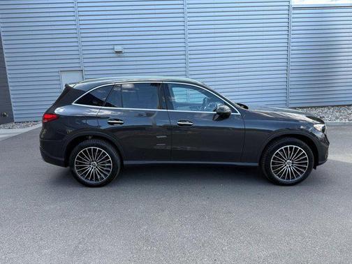 2026 Mercedes-Benz GLC 300 4MATIC