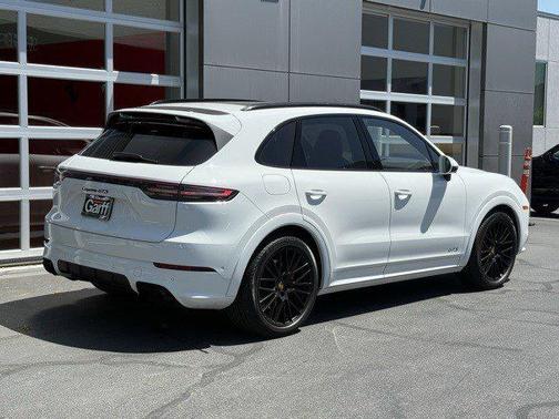 2022 Porsche Cayenne GTS
