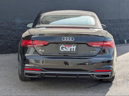 Mythos Black Metallic/Black Roof 2022 Audi A5 45 Premium