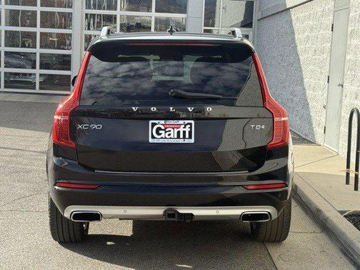 2016 Volvo XC90 Hybrid T8 Momentum