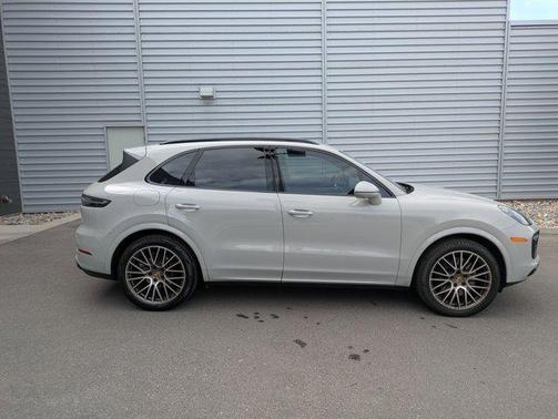 2022 Porsche Cayenne S