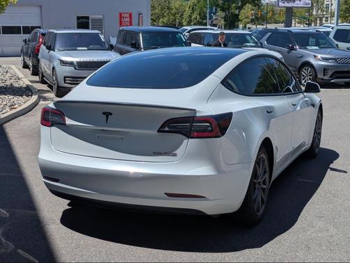 Pearl White Multi-Coat 2022 Tesla Model 3 Performance