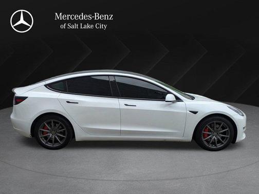 Pearl White Multi-Coat 2022 Tesla Model 3 Performance