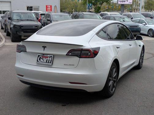 Pearl White Multi-Coat 2022 Tesla Model 3 Performance
