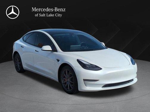 Pearl White Multi-Coat 2022 Tesla Model 3 Performance