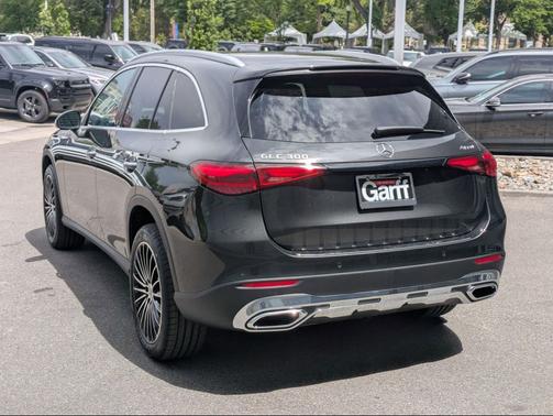 Graphite Grey Metallic 2026 Mercedes-Benz GLC 300 4MATIC