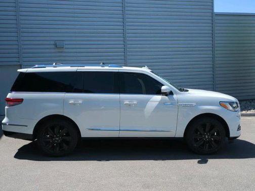 2022 Lincoln Navigator Reserve