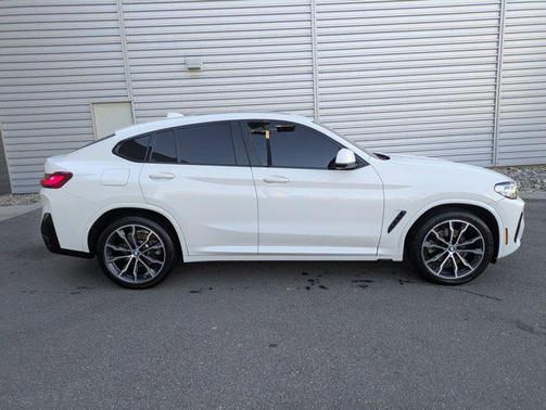 2022 BMW X4 xDrive30i