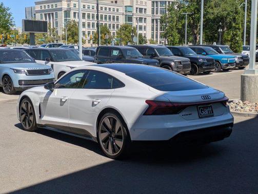 2024 Audi e-tron GT Prestige quattro
