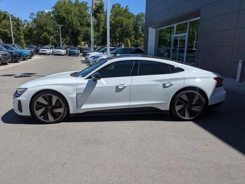 2024 Audi e-tron GT Prestige quattro