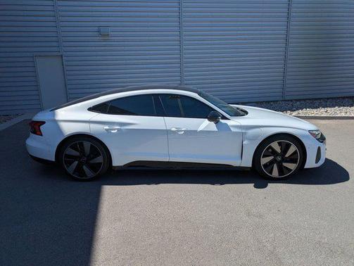 2024 Audi e-tron GT Prestige quattro