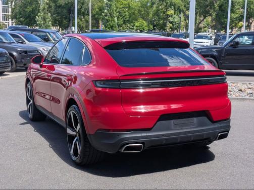 Carmine Red 2024 Porsche Cayenne Cayenne