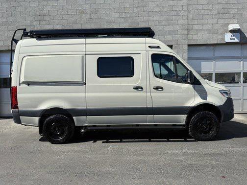 2022 Mercedes-Benz Sprinter 2500 Standard Roof