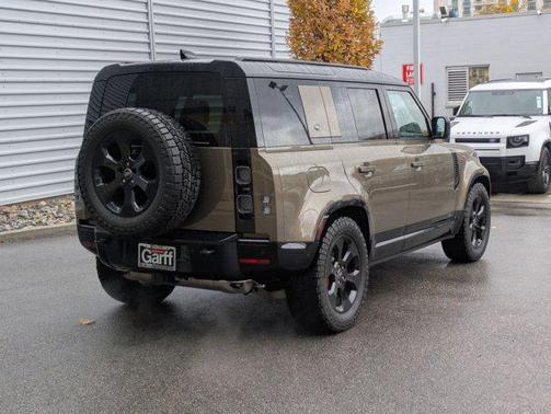 2024 Land Rover Defender 110 P400 X