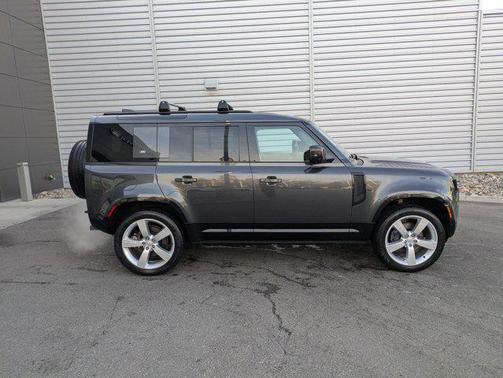 2022 Land Rover Defender 110 X-Dynamic HSE