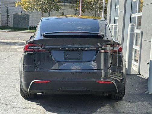 2024 Tesla Model X Long Range
