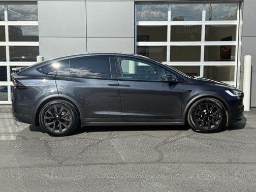 2024 Tesla Model X Long Range