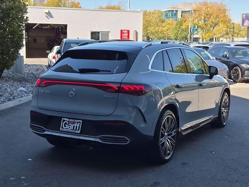 MANUFAKTUR Alpine Grey 2027 Mercedes-Benz EQE 320 EQE 320