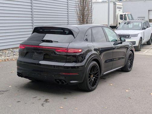 2022 Porsche Cayenne GTS