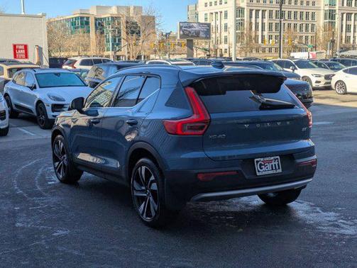 2024 Volvo XC40 B5 Plus Bright Theme