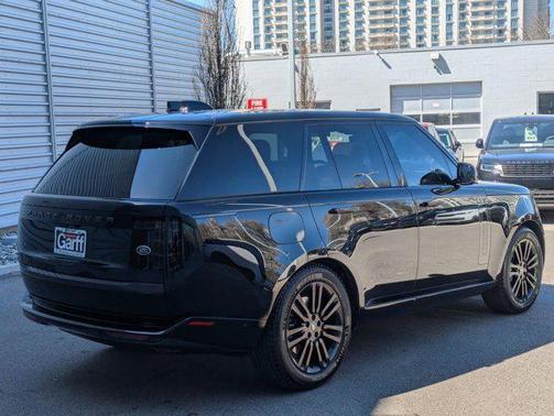 2023 Land Rover Range Rover P530 SE