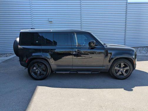2024 Land Rover Defender 110 P500 SE