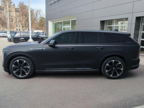 2025 Cadillac Escalade IQ Sport 1