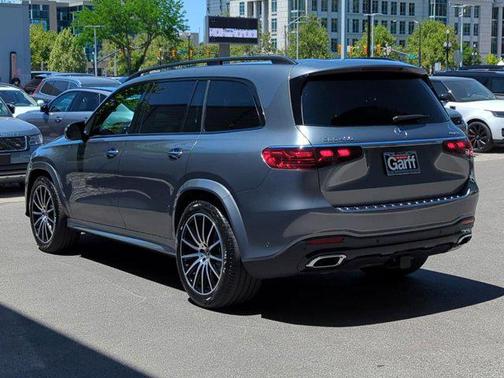 2025 Mercedes-Benz GLS 450 4MATIC