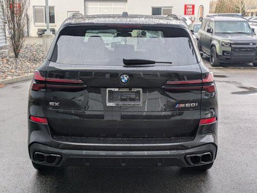 2025 BMW X5 M60i