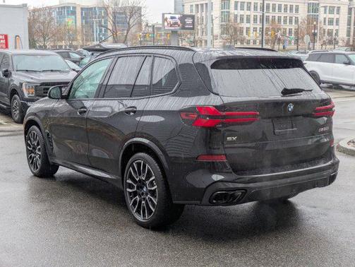 2025 BMW X5 M60i