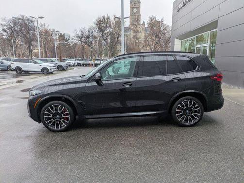 2025 BMW X5 M60i