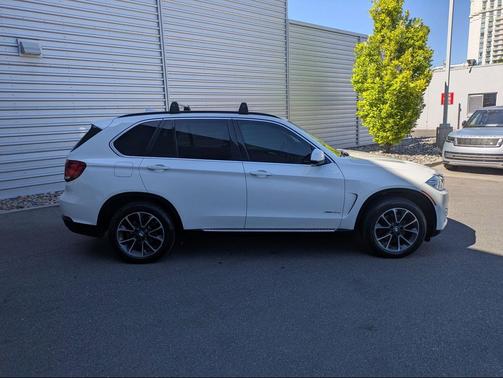Alpine White 2016 BMW X5 xDrive35d