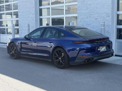 2024 Porsche Panamera 4