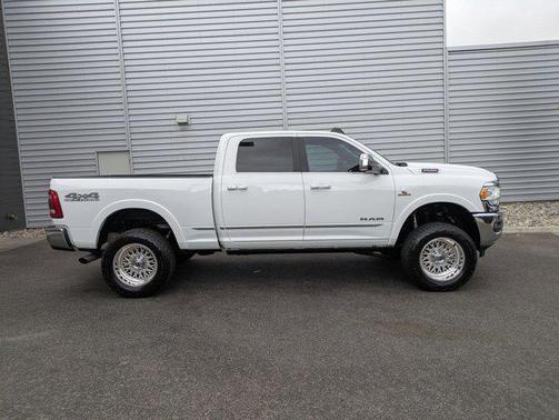2022 RAM 2500 Limited Crew Cab 4x4 6'4' Box