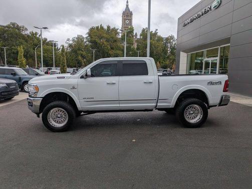 2022 RAM 2500 Limited Crew Cab 4x4 6'4' Box