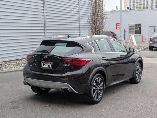 2018 INFINITI QX30 Premium