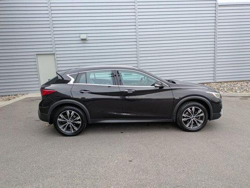 2018 INFINITI QX30 Premium
