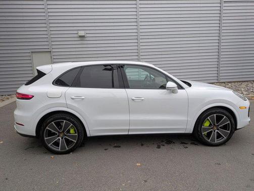 2023 Porsche Cayenne Cayenne Turbo S E-Hybrid