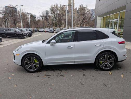 2023 Porsche Cayenne Cayenne Turbo S E-Hybrid